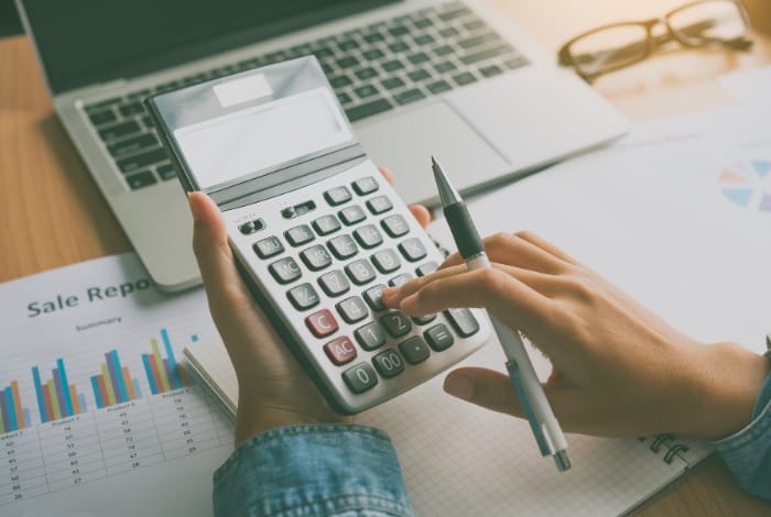 Understanding the Difference between Bookkeeping and Accounting