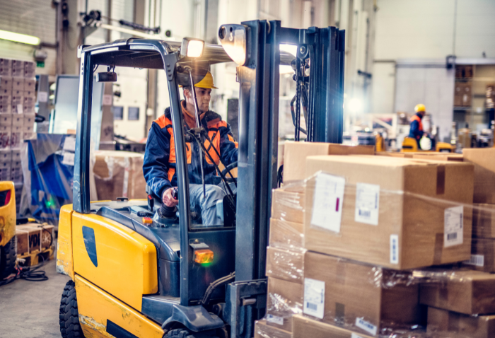 The Role of Forklift Trucks in Warehouse Automation and Efficiency
